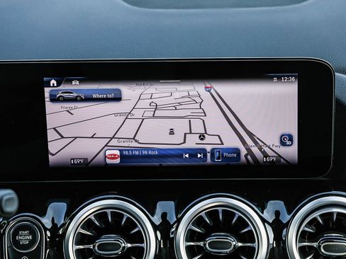 Certified 2025 Mercedes-Benz GLA 250 4MATIC image 12