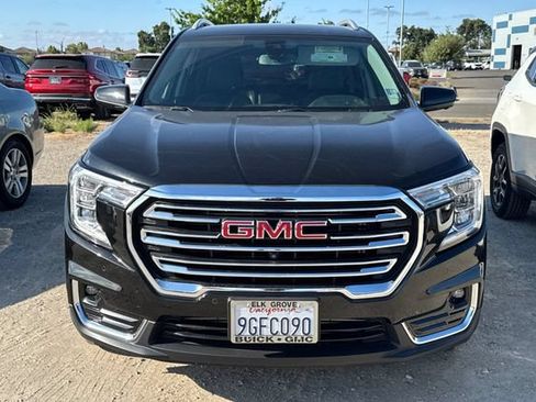 Used 2022 GMC Terrain SLT w/ Infotainment Package II FWD image 3