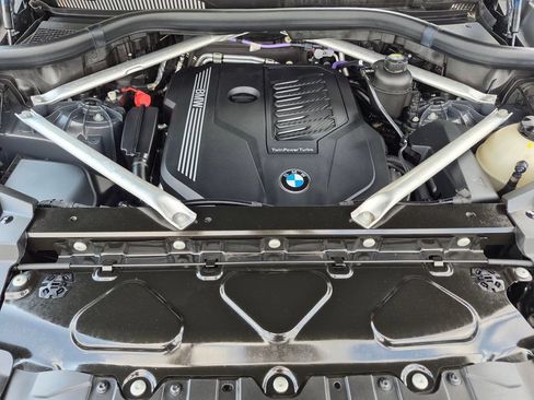Used 2023 BMW X5 xDrive40i AWD/4WD image 31