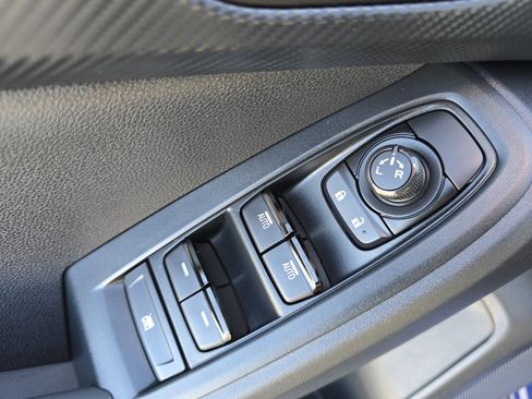 Certified 2025 Subaru Crosstrek 2.0i Premium image 25