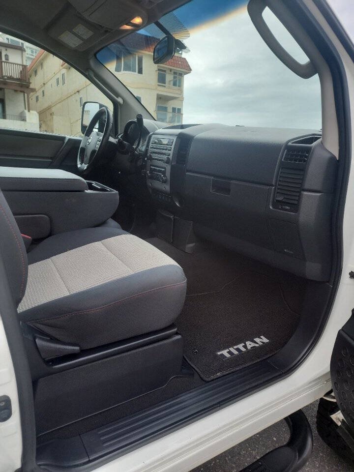 Used 2008 Nissan Titan PRO-4X AWD/4WD image 16