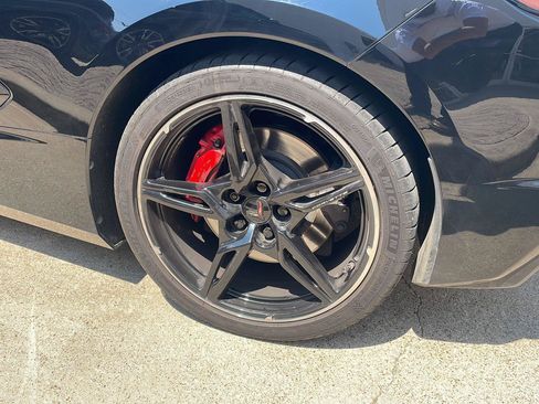 Used 2022 Chevrolet Corvette Stingray Preferred Cpe w/ Z51 Performance Package RWD image 5