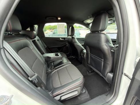 Used 2024 Ford Escape ST-Line w/ Tech Pack #1 AWD/4WD image 12