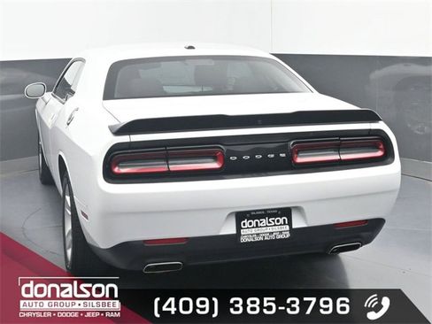Used 2023 Dodge Challenger SXT image 4