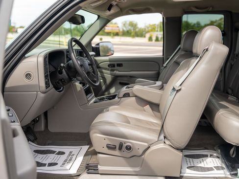 Used 2005 Chevrolet Silverado 3500 LT w/ Heavy-Duty Power Package image 32