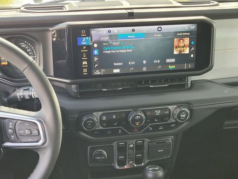 Used 2025 Jeep Wrangler Unlimited Sahara w/ Safety Group image 14