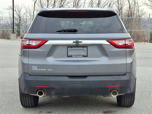 Used 2018 Chevrolet Traverse LS w/ LPO, Black Accent Package image 8