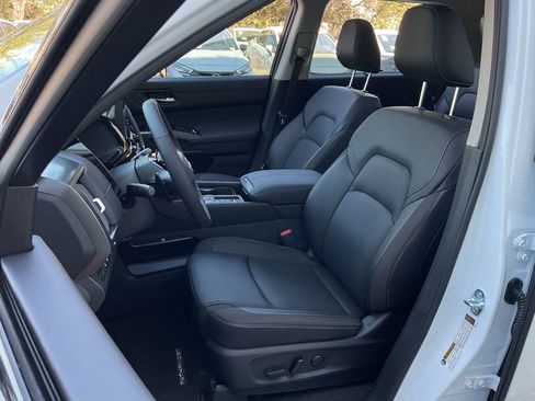 New 2026 Nissan Pathfinder SL image 14