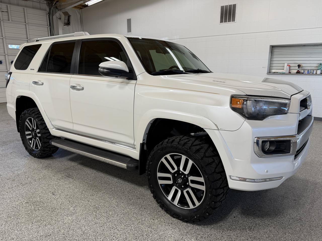 Used 2017 Toyota 4Runner Limited AWD/4WD image 4