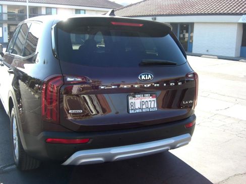 Used 2020 Kia Telluride LX image 12