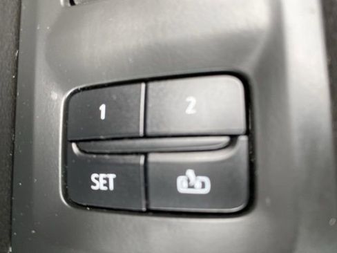 Used 2021 GMC Yukon XL SLT w/ SLT Premium Package image 15