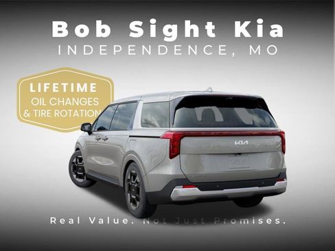 New 2026 Kia Carnival EX FWD image 4