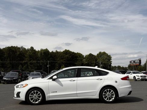Used 2019 Ford Fusion SE FWD image 9