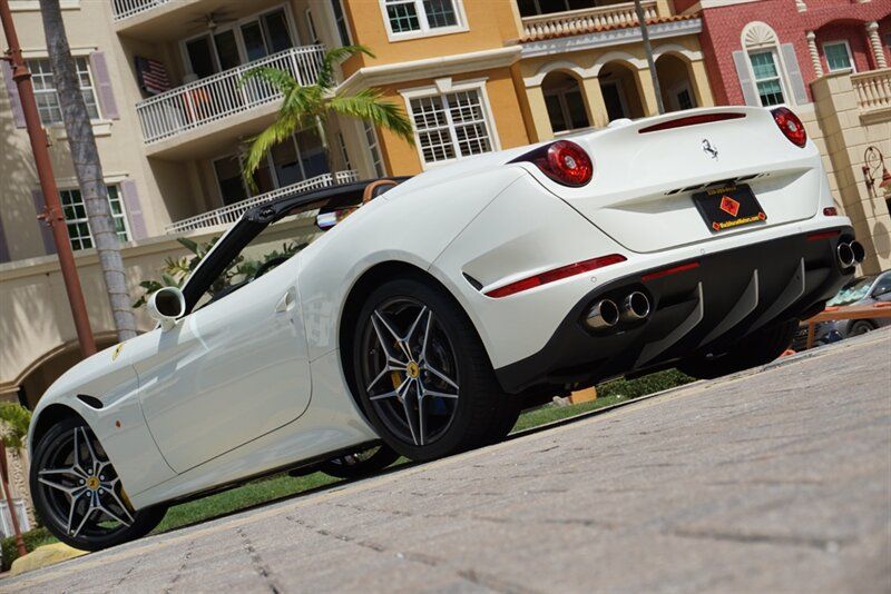 Used 2017 Ferrari California T RWD image 70