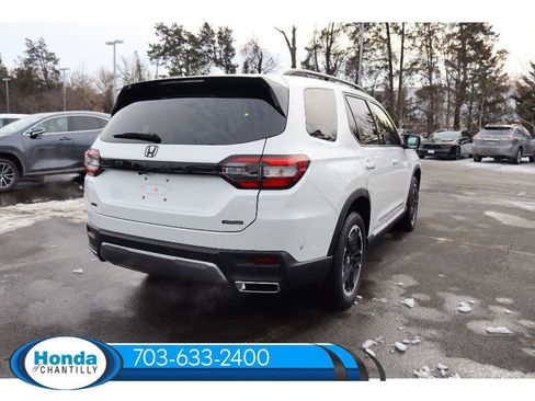 New 2026 Honda Pilot Touring image 7
