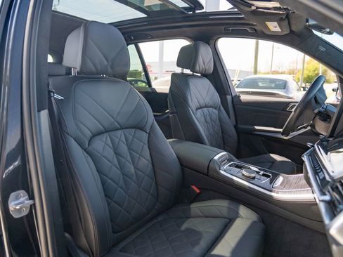 Used 2025 BMW X5 xDrive40i w/ M Sport Package image 19