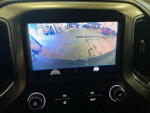 Used 2021 Chevrolet Silverado 1500 LT AWD/4WD image 18