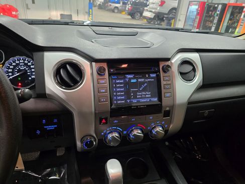 Used 2018 Toyota Tundra SR5 w/ SR5 Upgrade Package image 23