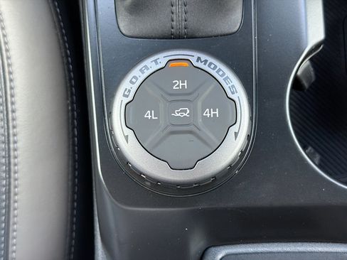 Used 2025 Ford Bronco Outer Banks AWD/4WD image 29