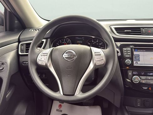 Used 2015 Nissan Rogue SV w/ SV Premium Package FWD image 9