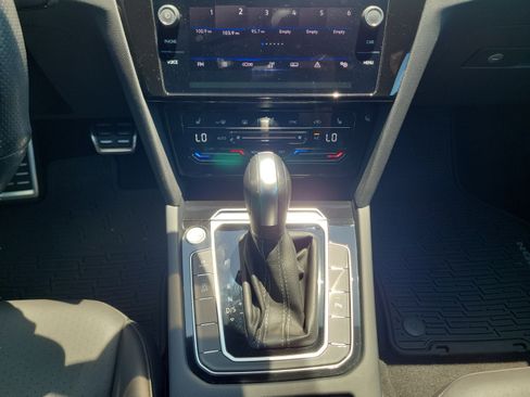 Used 2022 Volkswagen Arteon SE FWD image 14
