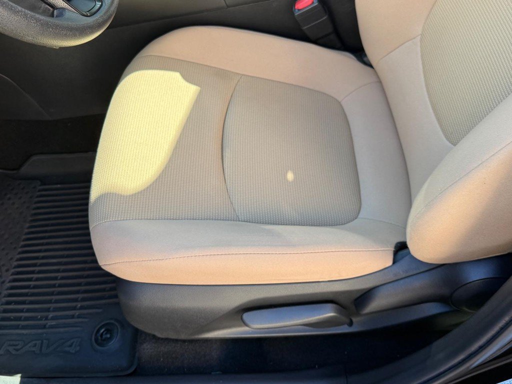 Certified 2022 Toyota RAV4 LE AWD/4WD image 15