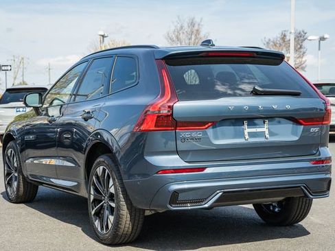 New 2026 Volvo XC60 B5 Plus w/ Climate Package image 5