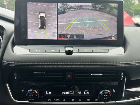 Certified 2026 Nissan Rogue SL AWD/4WD image 6