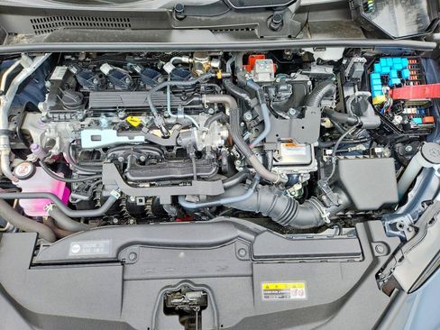 Used 2026 Toyota Prius XLE FWD image 9