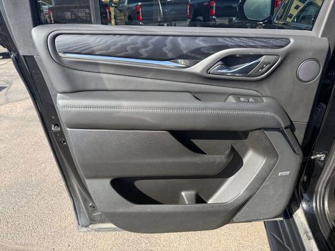 Used 2023 GMC Yukon XL Denali image 27