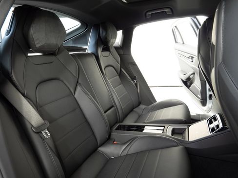 New 2026 Porsche Panamera image 23