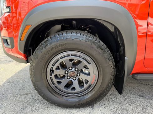 Certified 2025 Nissan Frontier PRO-4X w/ Pro Premium Package AWD/4WD image 9