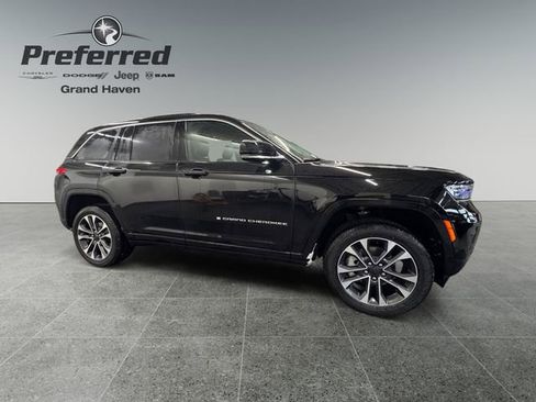Used 2025 Jeep Grand Cherokee Overland image 8
