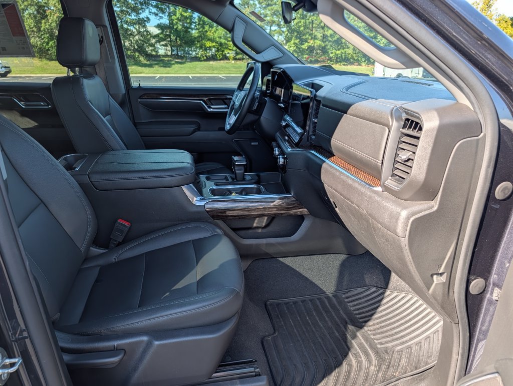 Used 2024 GMC Sierra 1500 Elevation w/ Elevation Premium Package AWD/4WD image 14