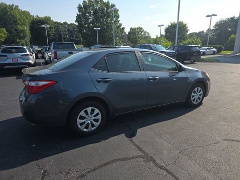 Used 2015 Toyota Corolla LE FWD image 7
