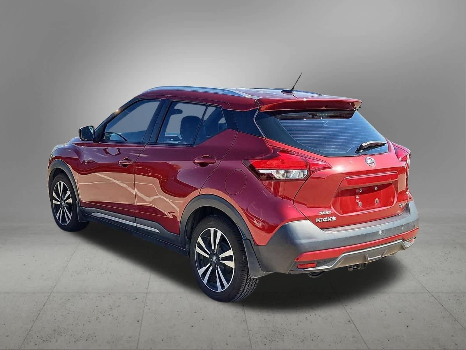 Used 2019 Nissan Kicks SR w/ SR Premium Package FWD image 4