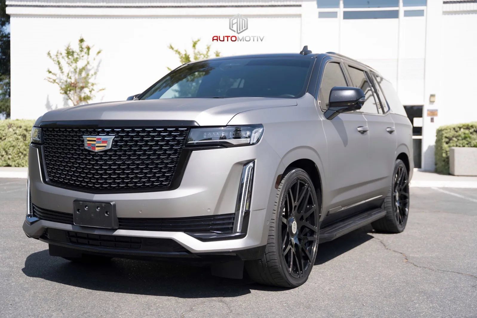 Used 2021 Cadillac Escalade Premium Luxury RWD image 1