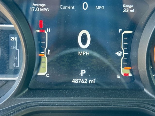 Used 2025 Jeep Wrangler Unlimited Sahara AWD/4WD image 32