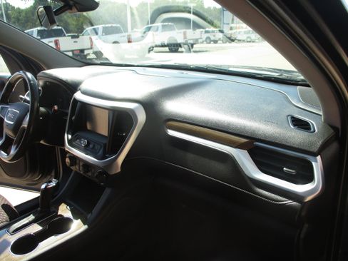 Used 2019 GMC Acadia SLE image 11