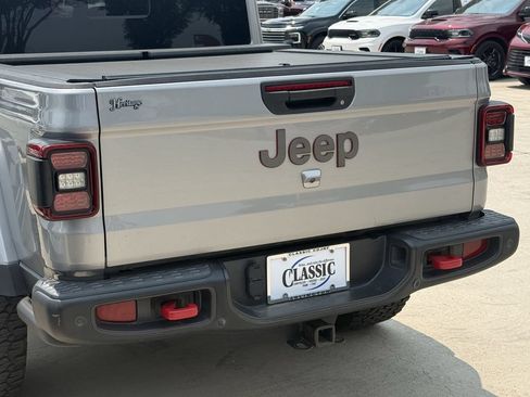 Used 2020 Jeep Gladiator Rubicon AWD/4WD image 6