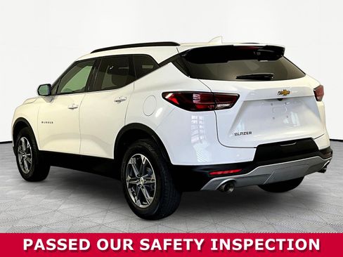 Used 2024 Chevrolet Blazer LT w/ Convenience Package FWD image 4