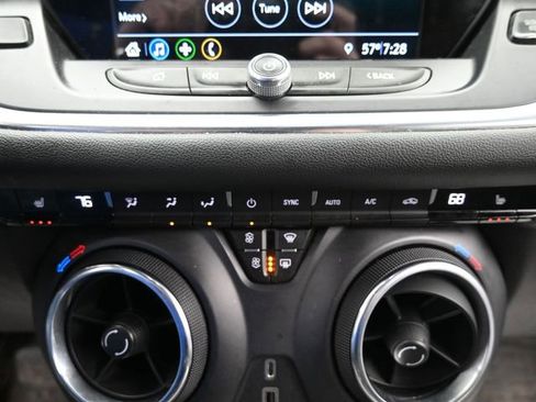 Used 2019 Chevrolet Blazer LT image 12