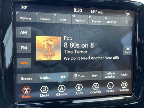 Used 2022 Jeep Cherokee Limited image 35