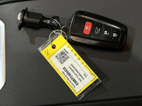 Used 2022 Toyota Highlander XLE w/ Protection Package #3 (TMS) AWD/4WD image 47