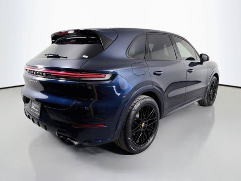 Certified 2024 Porsche Cayenne S AWD/4WD image 7