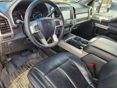 Used 2020 Ford F250 Lariat w/ Chrome Package image 14