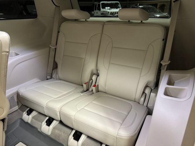 Used 2021 GMC Acadia Denali w/ Denali Technology Package FWD image 24