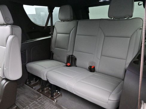 Used 2024 GMC Yukon XL SLT w/ SLT Luxury Package image 31