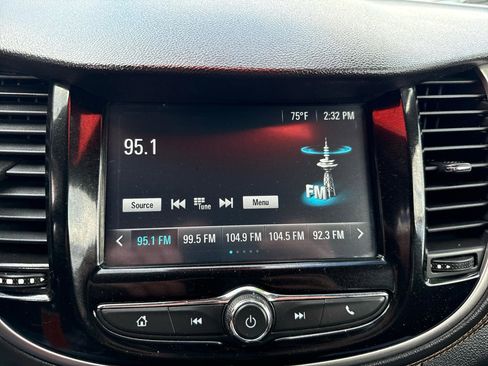 Used 2017 Chevrolet Trax LT AWD/4WD image 16