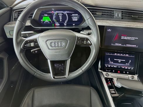 Used 2023 Audi e-tron Premium Plus w/ Premium Plus Package image 5